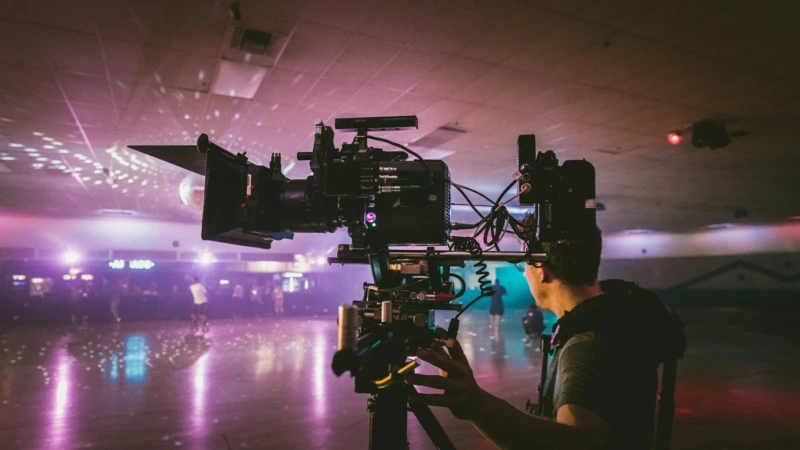 Retail Store Video Advertising: Boost In-Store Engagement and Sales