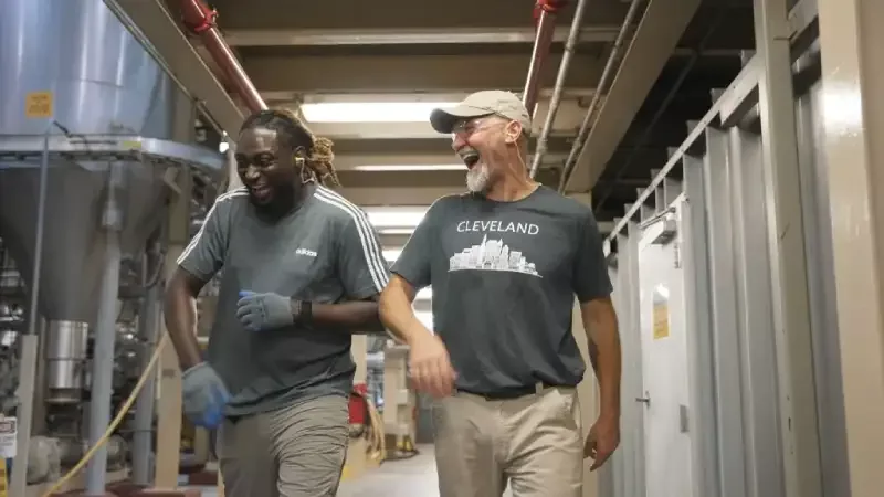industrial-video-production-plant-workers